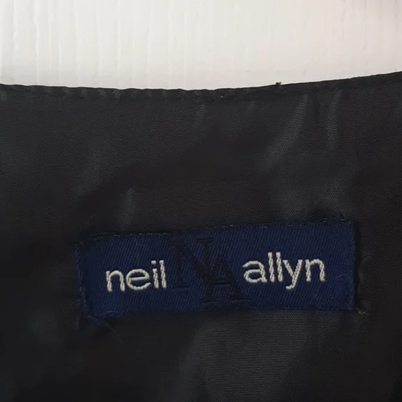 Ladies Server Vest - Picture 3 of 8